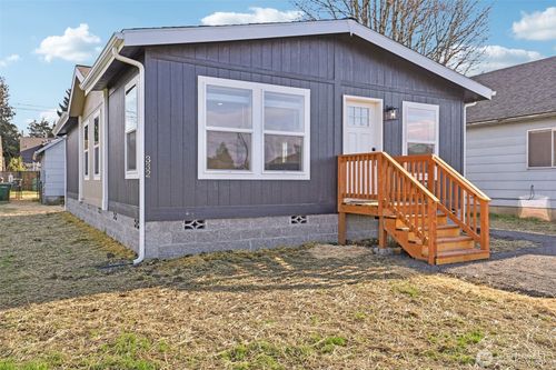 332 23rd Ave, Longview, WA, 98632-1206 | Card Image