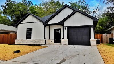 1903 King Street, House other with 3 bedrooms, 2 bathrooms and null parking in Greenville TX | Image 3