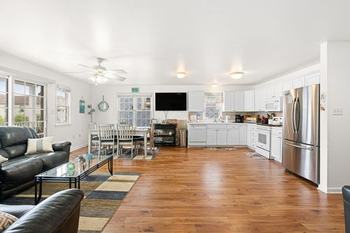 a-224 E Magnolia Ave, Wildwood, NJ, 08260-4923 | Card Image