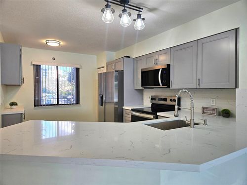 apt-208-2232 N Cypress Bend Dr, Pompano Beach, FL, 33069-5602 | Card Image