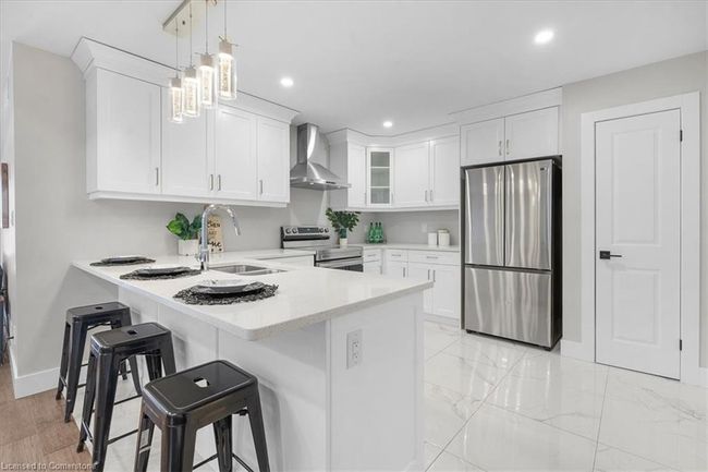69 Bordeaux Pl, House other with 3 bedrooms, 3 bathrooms and 6 parking in Chatham ON | Image 5