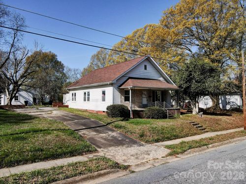224 W Mills Ave, Mooresville, NC, 28115-3233 | Card Image