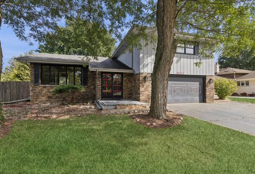 10433 S 83rd Ave, Palos Hills, IL, 60465-1852 | Card Image