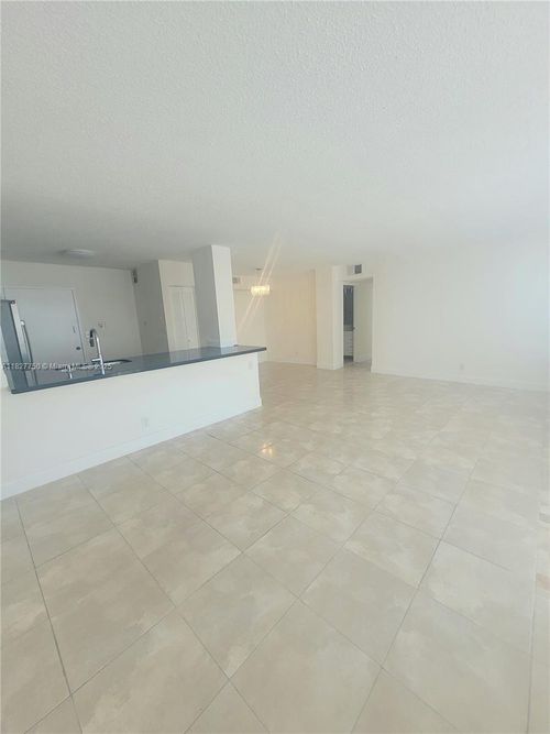apt-617-2025 Ne 164th St, North Miami Beach, FL, 33162-4160 | Card Image
