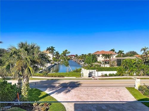 10242 Vanderbilt Dr, Naples, FL, 34108-2157 | Card Image