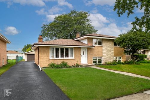 7706 S Oconto Ave, Bridgeview, IL, 60455-1325 | Card Image
