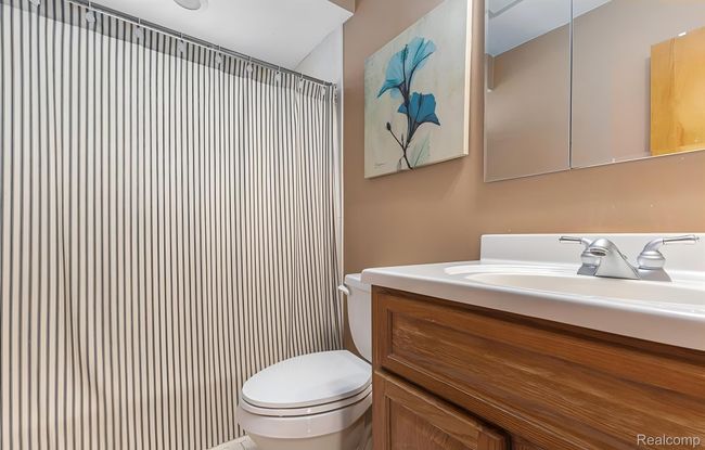 Bathroom | Image 8