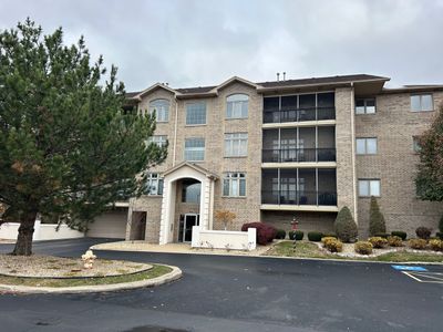 2A - 18630 Pine Lake Drive, Condo with 2 bedrooms, 2 bathrooms and 1 parking in Tinley Park IL | Image 1