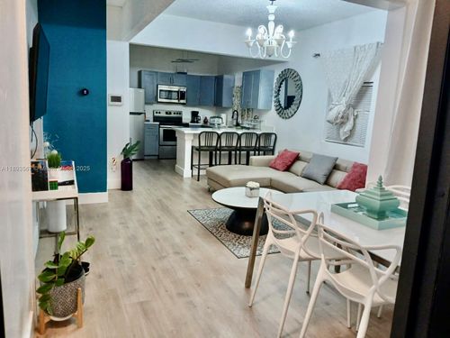 f-5504 Nw 3rd Ave, Miami, FL, 33127-1522 | Card Image