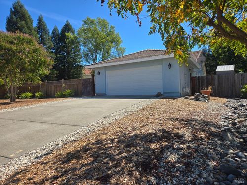 913 Granado Ct, Windsor, CA, 95492-7802 | Card Image