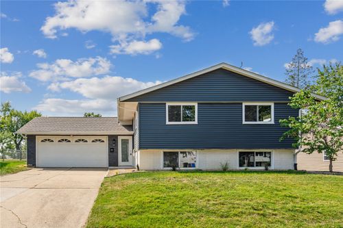 4417 Twin Pine Dr Ne, Cedar Rapids, IA, 52402-1725 | Card Image