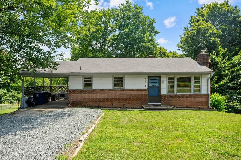 Pineview Dr, Winston Salem, NC 27105