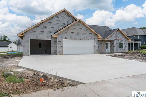 148 Hidden Oaks Cir, Mankato, MN, 56001-5274 | Card Image