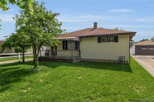 141 Patricia Dr, Tonawanda, NY, 14150-4601 | Card Image