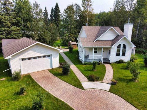 711 7 St Ne, Smith, AB, T0G2B0 | Card Image