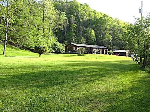 1389 Middle Fork Rd, Millstone, WV, 25261-8637 | Card Image