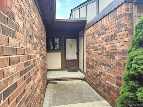 4866 Elm Tree Ln, Warren, MI, 48092-4666 | Card Image