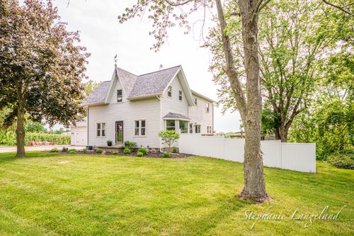 9746 Kenowa Ave, Sparta, MI, 49345-9715 | Card Image