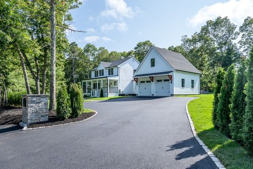 289 Santuit Newtown Rd, Marstons Mills, MA, 02648-1337 | Card Image