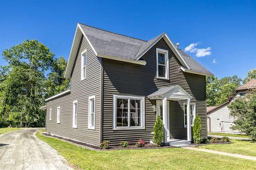 257 W Madison Street, Black River Falls, WI, 54615 | Card Image