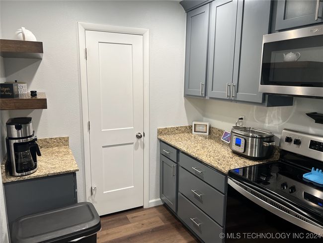 Kitchen Pantry Entrance | Image 14