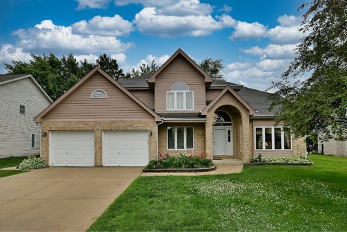 213 John Dr, Bartlett, IL, 60103-8613 | Card Image