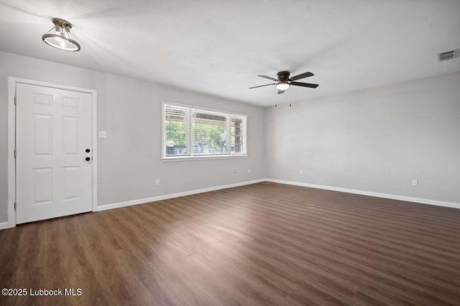2004 45 Th St, House other with 3 bedrooms, 1 bathrooms and null parking in Lubbock TX | Image 5