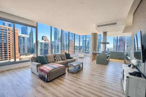 apt-1912-210 Lavaca St, Austin, TX, 78701-4582 | Card Image