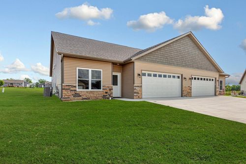605 Northwood Pl, Janesville, MN, 56048-7506 | Card Image