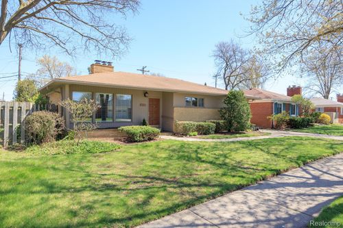 30712 Champine St, Saint Clair Shores, MI, 48082-1555 | Card Image