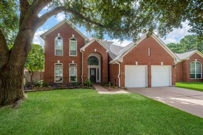 Welcome HOME 7826 Park Hollow Court | Image 1