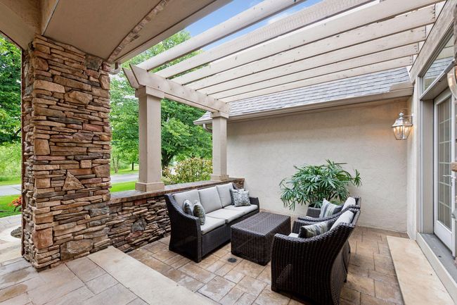 Front courtyard | Image 68