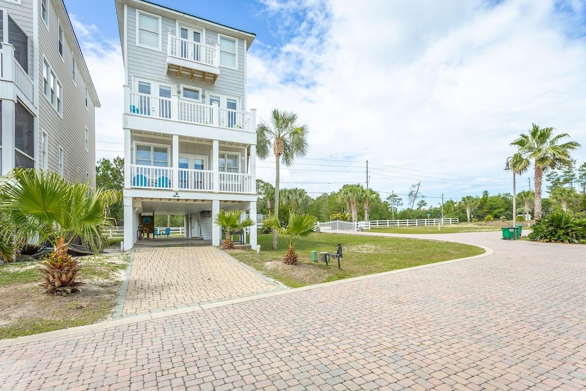 Anglers Harbor Ln, Carrabelle, FL 32322