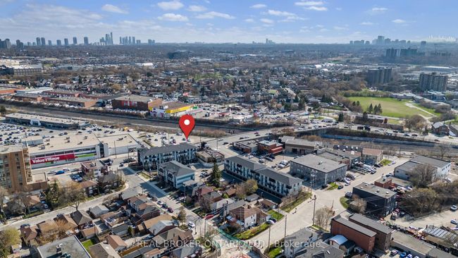 21 - 630 Rogers Rd, Condo with 2 bedrooms, 1 bathrooms and 1 parking in York ON | Image 25