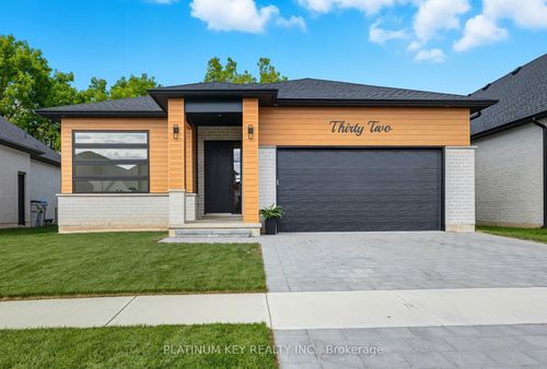 32 Briscoe Cres, Strathroy, ON, N7G0B8 | Card Image
