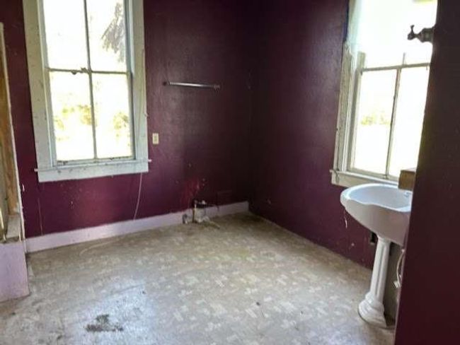 1314 6 Th St, House other with 6 bedrooms, 2 bathrooms and 2 parking in Angleton TX | Image 8