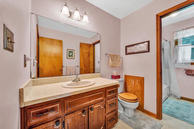 24-Bathroom | Image 24