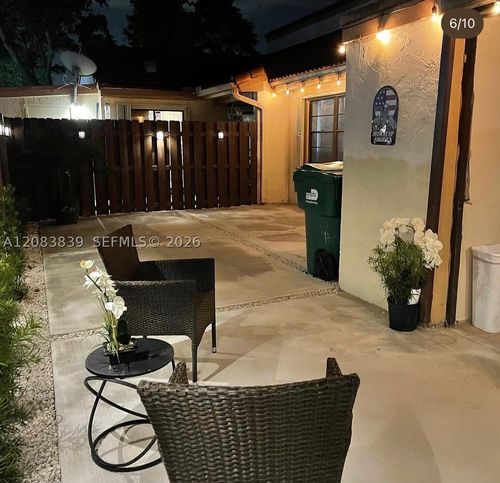 6552 Nw 172nd Ln, Hialeah, FL, 33015-4644 | Card Image
