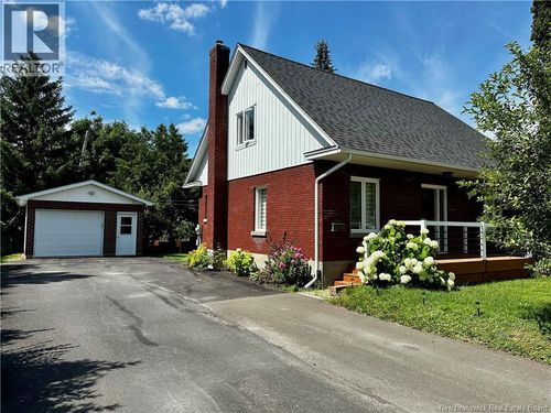70 Av Ordonnance, Edmundston, NB, E3V1C5 | Card Image