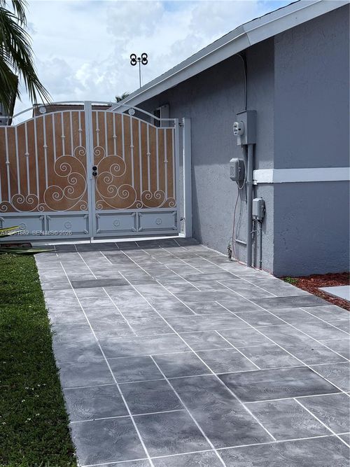 b-14220 Sw 53rd St, Miami, FL, 33175-5823 | Card Image