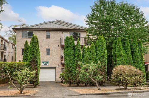 709 N 95th St, Seattle, WA, 98103-3188 | Card Image