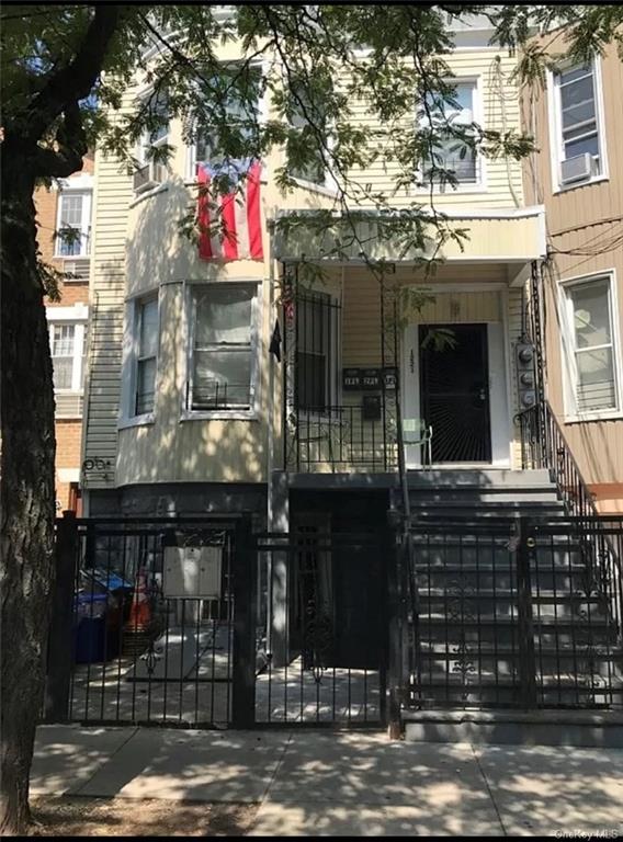 1221 Tinton Avenue, For Sale in Bronx Zoocasa