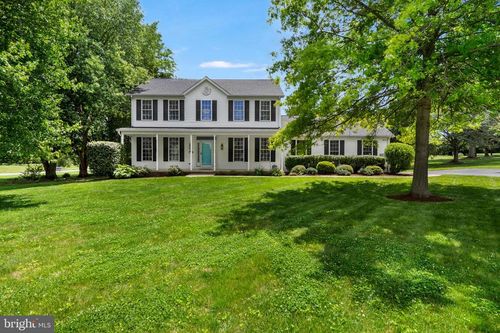 494 Pleasant Valley Dr, Charles Town, WV, 25414-5817 | Card Image