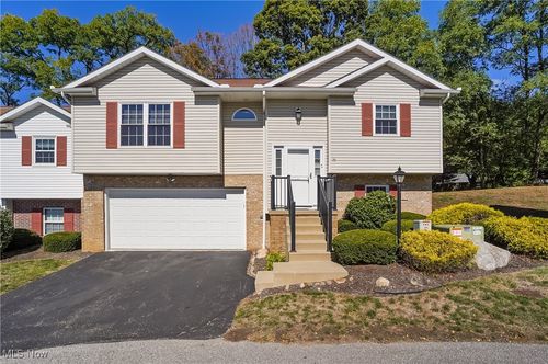 75 River Ridge Ln, Munroe Falls, OH, 44262-1099 | Card Image