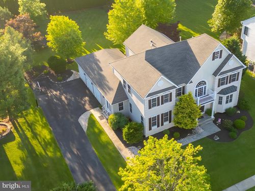3423 Courtney Dr, Center Valley, PA, 18034-8123 | Card Image