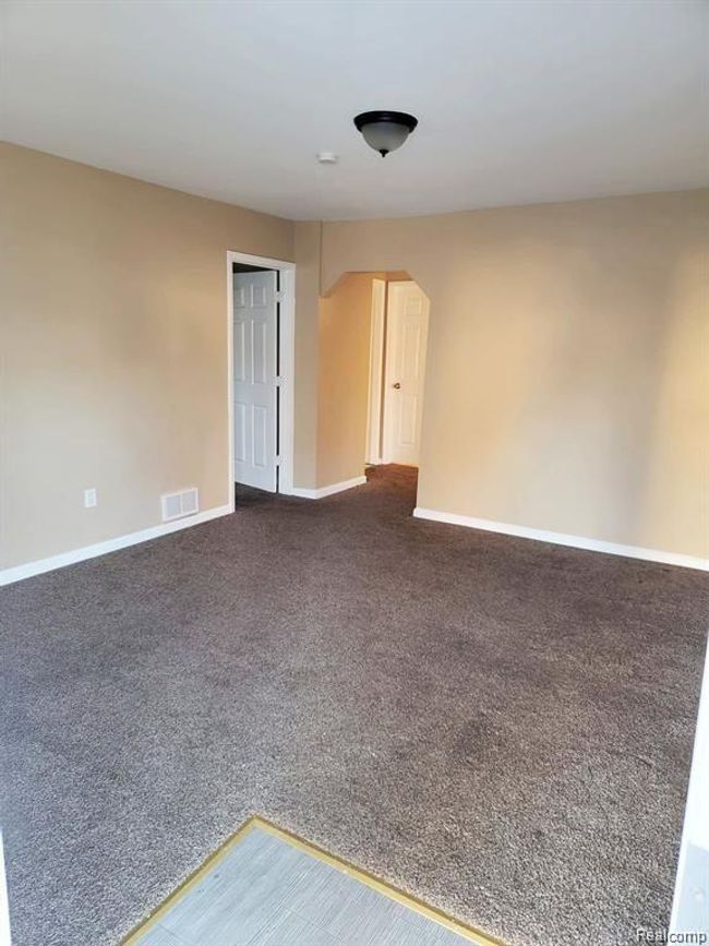 20119 Carrie St, House other with 2 bedrooms, 1 bathrooms and null parking in Detroit MI | Image 7