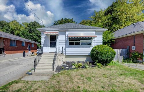 81 Strathcona Ave, Brantford, ON, N3S1T7 | Card Image