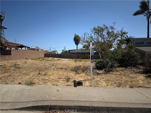 712 Newport Ave, Grover Beach, CA, 93433-1616 | Card Image