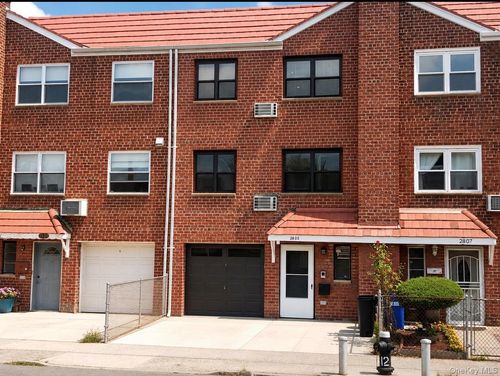 2805 21st Avenue, New York, NY, 11105 | Card Image