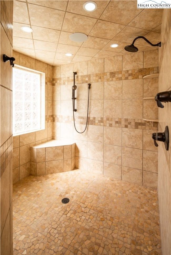 1902 Elk Creek Mountain Pkwy, House other with 4 bedrooms, 5 bathrooms and null parking in Todd NC | Image 24